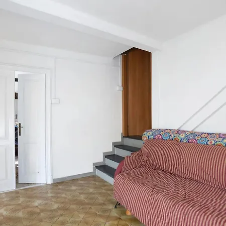 Tramonti & Monti 5 Terre Apartment *